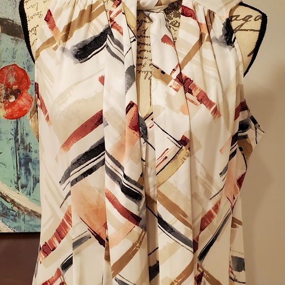 White House Black Market Women Multicolor Sleeveless Tie-Neck Blouse Size 12. - Picture 4 of 7